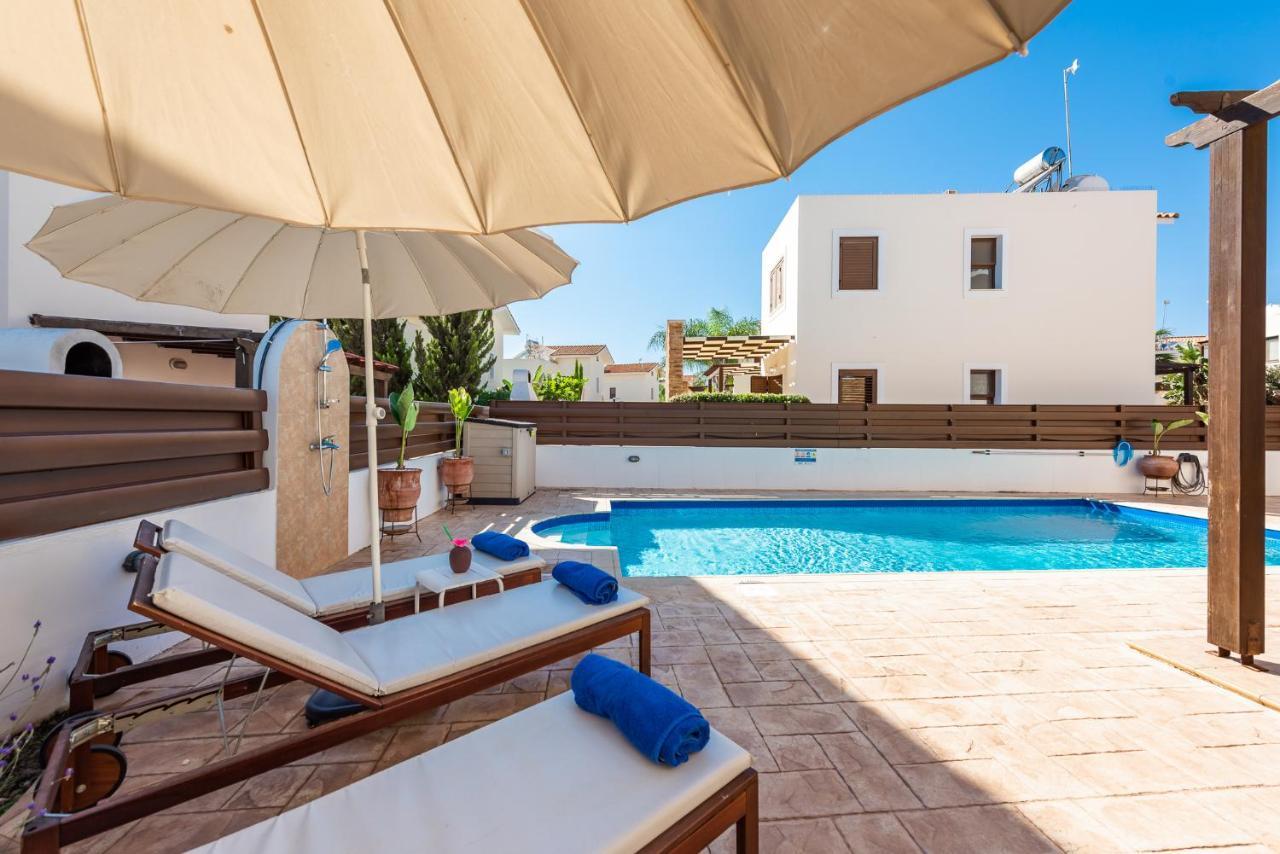 Villa Iris By Ezoria Villas Agia Napa Buitenkant foto
